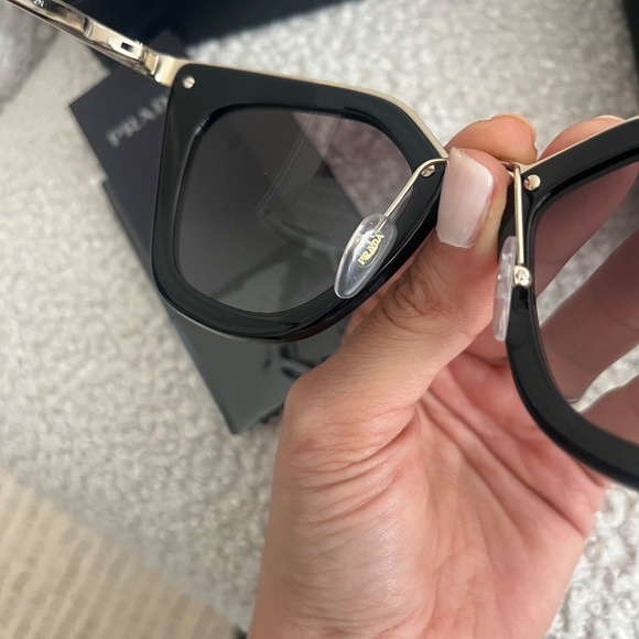 Prada cinema sunglasses - Picture 4 of 7